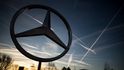 Německá automobilka Daimler čelí žalobě kvůli emisnímu skandálu. Firma svou vinu popírá.