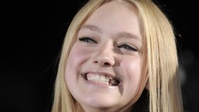 Dakota Fanning je novodobá Lolita: Provokuje s parfémem mezi nohama