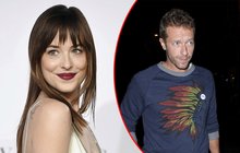 Dakota Johnson a Chris Martin: Romantika na pláži!