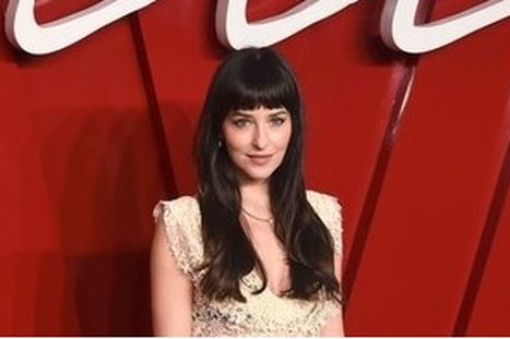 Obrázek: Krásná Dakota Johnsonová na premiéře: Průhledná krajka a nové oči?