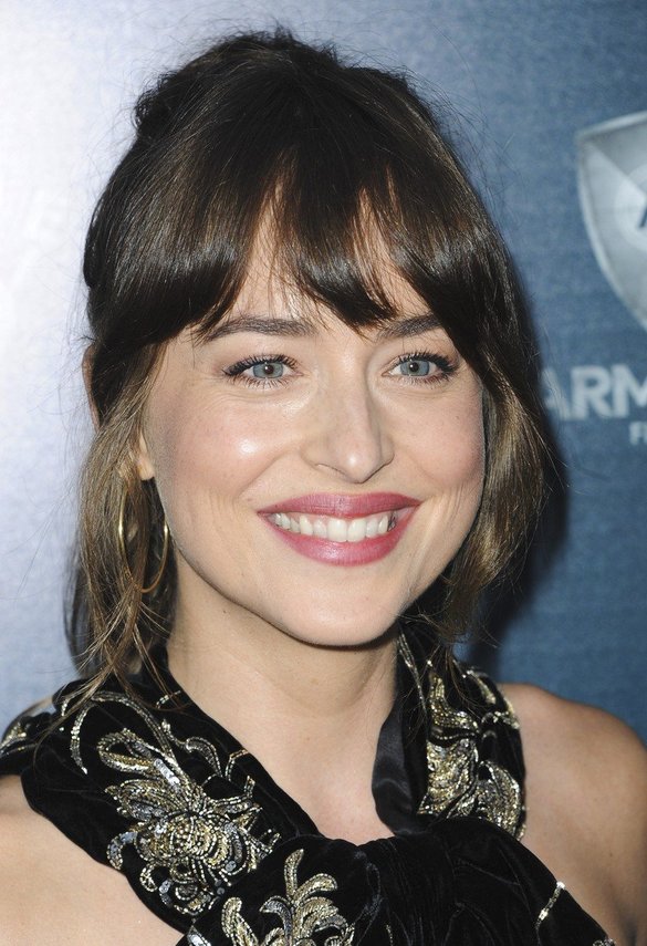 Dakota Johnsonová na premiéře svého nového filmu překvapila upraveným úsměvem