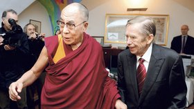 Tibetský duchovní vůdce dalajláma a český prezident Václav Havel na setkání v roce 2011, krátce před Havlovou smrtí