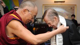 Návštěva dalajlamy Václava Havla minulý týden potěšila. Muži ještě netušili, že se vidí napsoled