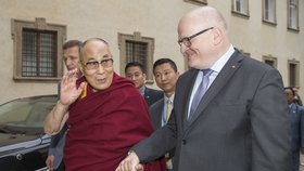 Dalajlama docestoval. Vyčerpaný duchovní vůdce musel zrušit schůzky