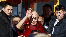 Čína mongolskou vládu důrazně žádala, aby příjezdu dalajlamy zabránila.