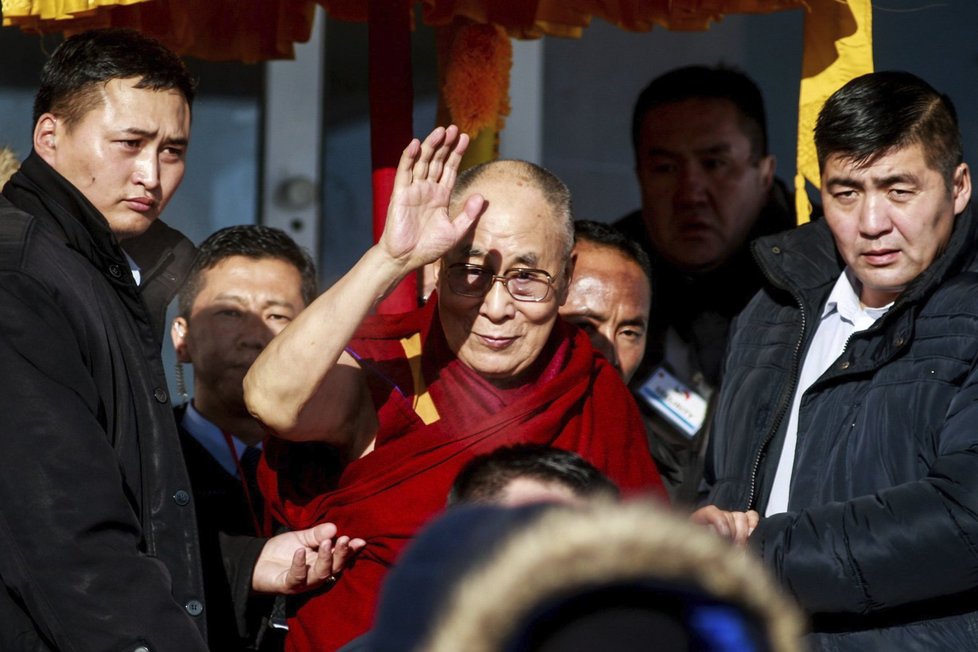Čína mongolskou vládu důrazně žádala, aby příjezdu dalajlamy zabránila.