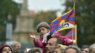 Policie neměla právo nařizovat sundání tibetských vlajek, rozhodl soud