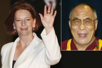 Chudák premiérka, dalajlama si jí spletl s mužem