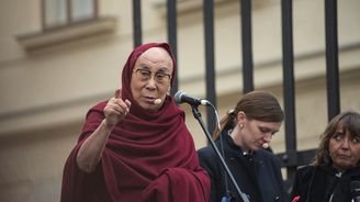 Padesát poslanců a senátorů se setkalo s dalajlamou