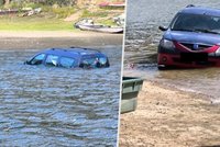 Smolaři do Dalešické přehrady sjelo auto: Za hodinu na vodě uvízl se člunem