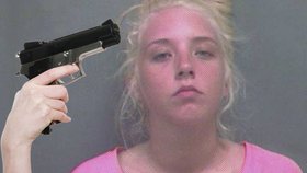Blondýnka chtěla propašovat pistoli do vězení: Neuhodnete, kam si ji schovala!