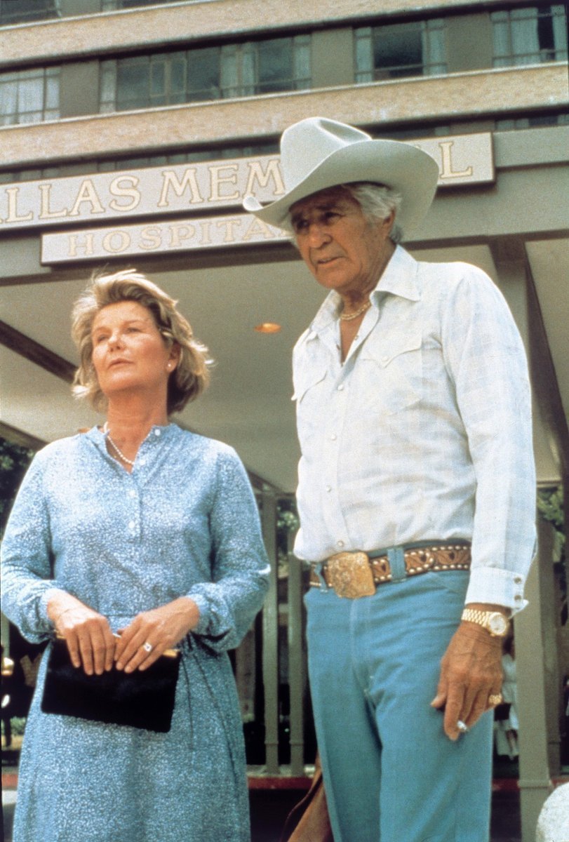 Barbara Bel Geddes (Miss Ellie) a seriálový manžel Jim Davis (Jock Ewing)