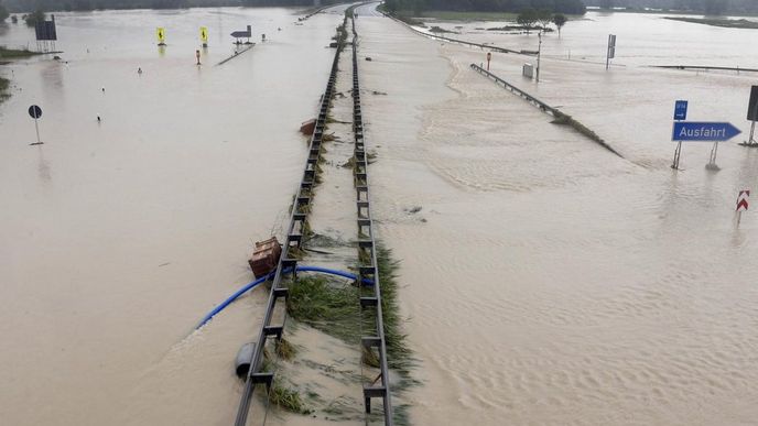 Dálnice A8 ze Stuttgartu do Mnichova.