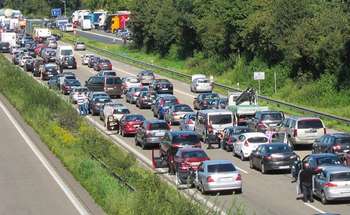 Střední Evropu čeká jeden z nejnáročnějších dopravních víkendů
