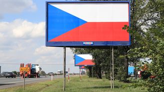 Kraje nemusí odstranit billboardy, aby dostaly peníze na opravy silnic, rozhodl státní fond