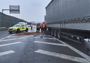 Smrtelná nehoda zastavila provoz na 187. km dálnice D1 z Brna na Ostravu.