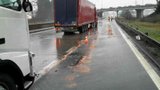 Hromadná nehoda ochromila provoz na dálnici D1 před Brnem: Kolona dosáhla deseti kilometrů