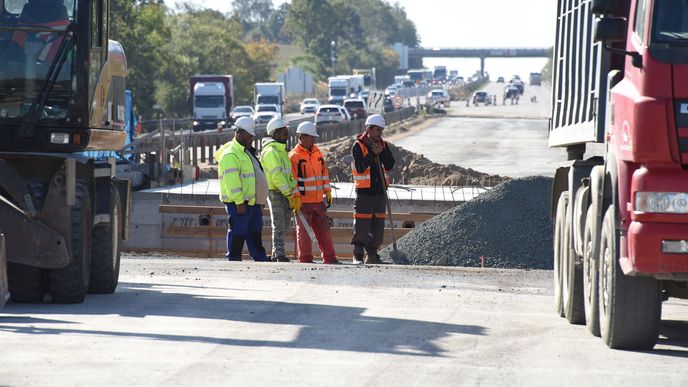 Jak se na D1 o víkendech (ne)pracuje Jak se na D1 o víkendech (ne)pracuje