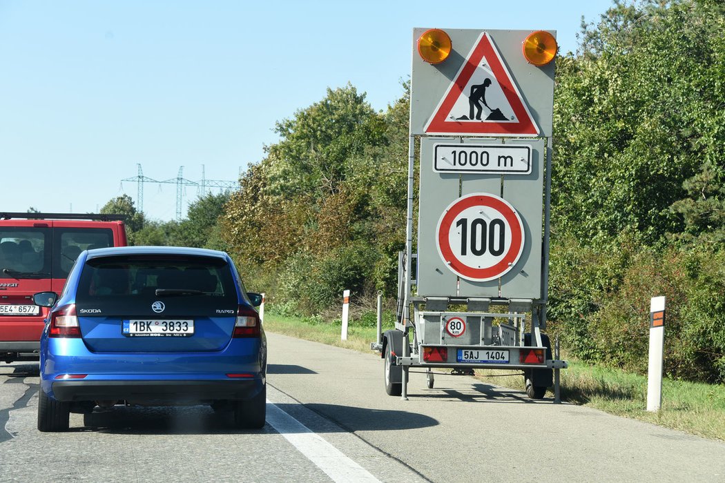 Jak se na D1 o víkendech (ne)pracuje