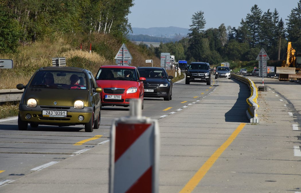 Jak se na D1 o víkendech (ne)pracuje