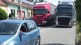 Vesnice v okolí zúžené dálnice D1 u Holubic drtí záplava aut: Peklo skončí v sobotu!