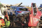 Při úterní srážce čtyř aut na 173. kilometru dálnice D1 u Brna zemřel řidič nákladního vozu. V místě se vytvořila až 15 kilometrů dlouhá kolona.