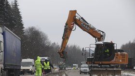 "Pekelná" dálnice D1: Kvůli zúžení se znovu zastavila doprava (19.12.2018)