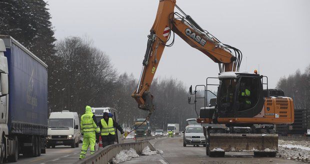 Peklo na D1 skončí: Na opravovaný úsek „vtrhne“ ŘSD, odstraní betonová svodidla