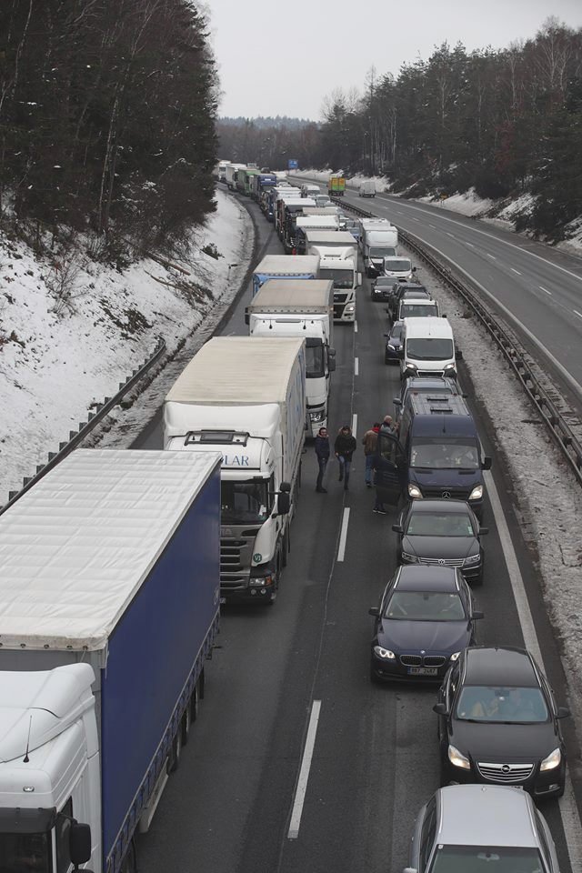 „Pekelná“ dálnice D1: Kvůli zúžení se znovu zastavila doprava (19.12.2018)