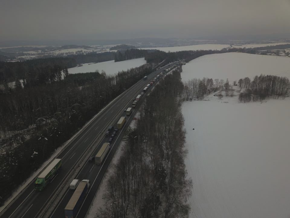 „Pekelná&#34; dálnice D1: Kvůli zúžení se znovu zastavila doprava (19. 12. 2018)