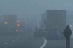 Na dálnici D1 před Brnem kvůli mlze bouralo 40 aut (23.12.2022)