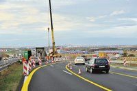 Přestavba křižovatky u Kněževsi za Prahou zahájena. Trpí nedostatky a nesplňuje dálniční parametry