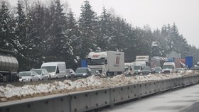 Na opravovaném úseku D1 mezi Humpolcem na 90. kilometru a Větrným Jeníkovem na 104. kilometru začali 19. prosince 2018 dělníci pracovat na rozšíření dálnice.