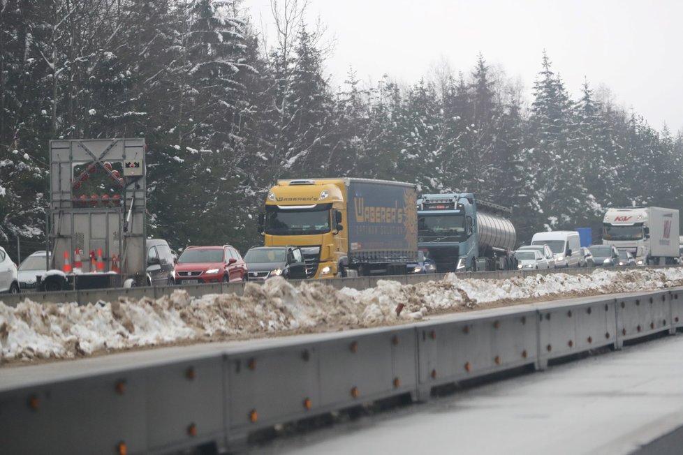 Na opravovaném úseku D1 mezi Humpolcem na 90. kilometru a Větrným Jeníkovem na 104. kilometru začali 19. prosince 2018 dělníci pracovat na rozšíření dálnice.