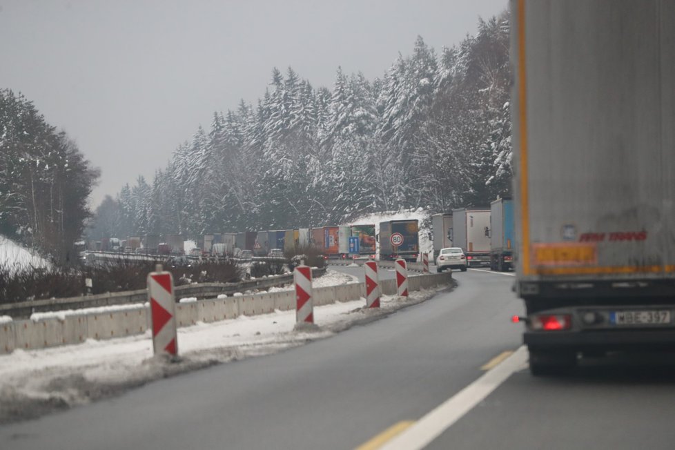 Na opravovaném úseku D1 mezi Humpolcem na 90. kilometru a Větrným Jeníkovem na 104. kilometru začali 19. prosince 2018 dělníci pracovat na rozšíření dálnice.