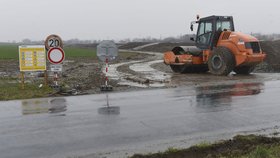 Stavba dálnic musí jet dál: Propadlé posudky ignorujme, navrhuje opozice