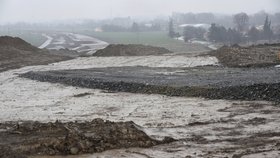 Ředitelství silnic a dálnic připravuje prvních deset návrhů na vyvlastnění nemovitostí, které jsou na trase plánované dálnice D1 u Přerova. Ještě bude jednat s majiteli.