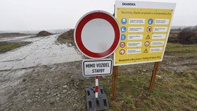 Ředitelství silnic a dálnic připravuje prvních deset návrhů na vyvlastnění nemovitostí, které jsou na trase plánované dálnice D1 u Přerova. Ještě bude jednat s majiteli.