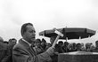 8. září 1967 - Za účasti členů československé vlády byla slavnostně zahájena výstavba prvního úseku dálnice mezi Prahou a Mirošovicemi. Ministr dopravy Alois Indra obřadně poklepal kladívkem na nultý kilometrovník.