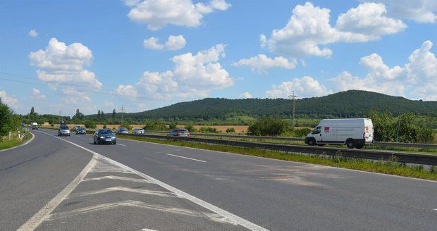 K nehodě došlo u sjezdu na dálnici D10 (ilustrační foto).