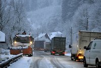 Výpadek elektrického proudu uzavřel tunely na D8: Vozy museli vyprostit!