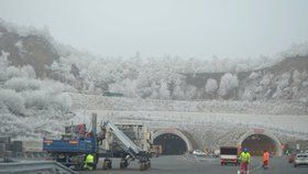 Poslední úsek dálnice D8 přes České středohoří je připraven k otevření. Dokončují se už jen poslední úpravy.