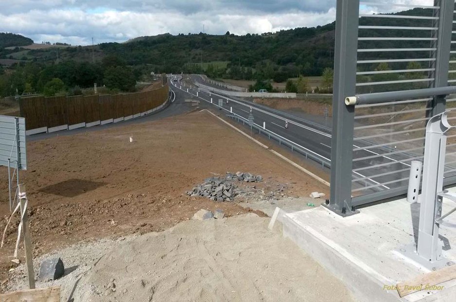 Stavba posledního úseku dálnice D8