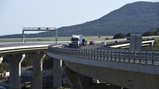 Na část dopravních projektů zřejmě nezbydou peníze, do infrastruktury má jít o deset miliard méně