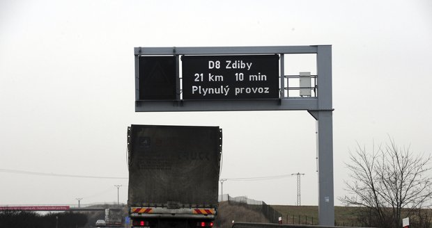 Na dálnicích a rychlostních silnicích přibudou informační tabule.