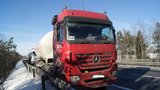 Na dálnici v Německu se nekotrolovatelně řítil kamion: Řidič upadl do bezvědomí