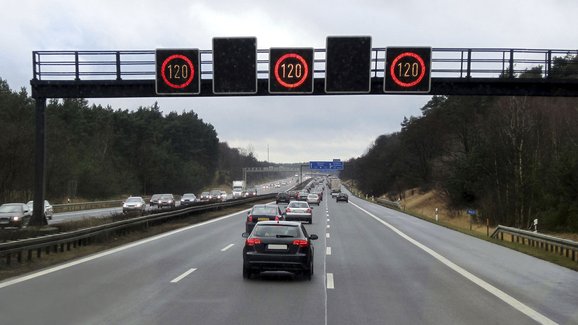 Německo omezuje rychlost na dálnicích. Má neobvyklý důvod!