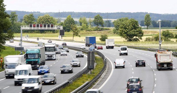 Dohodnuto: Češi za německé dálnice zaplatí víc než domácí. Aspoň někteří