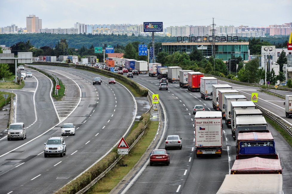 Česko je dlouhodobě kritizováno, že výstavba infrastruktury trvá.