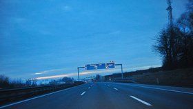 Řidiči budou moci jet od středy 1. srpna na dvou úsecích rakouské dálnice A1 mezi Vídní a Salcburkem rychlostí až 140 kilometrů za hodinu